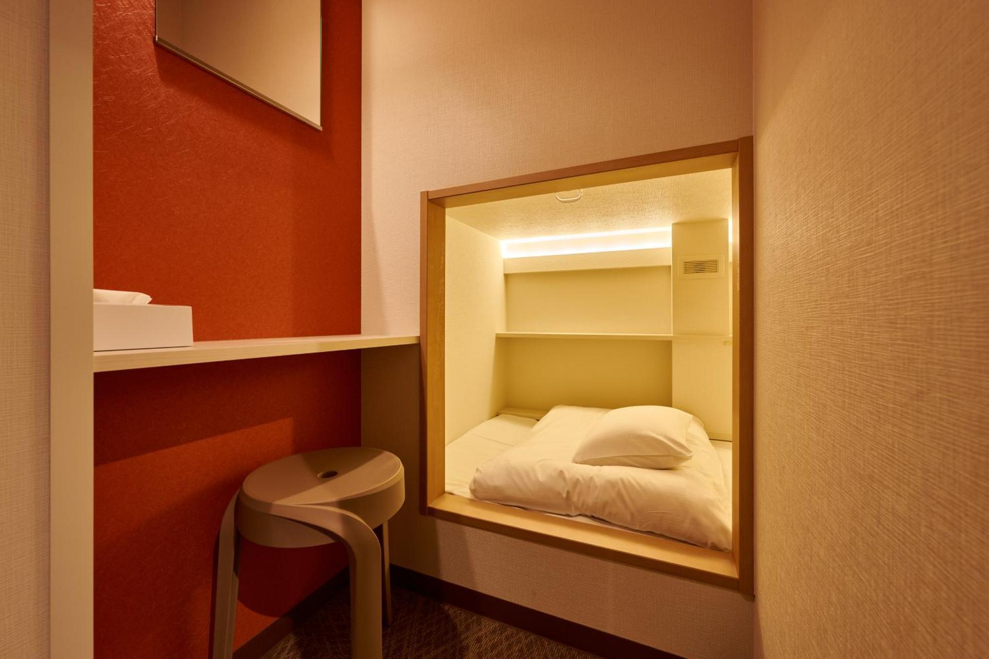 Capsule Hotel Continue Nijojokita 京都 外观 照片