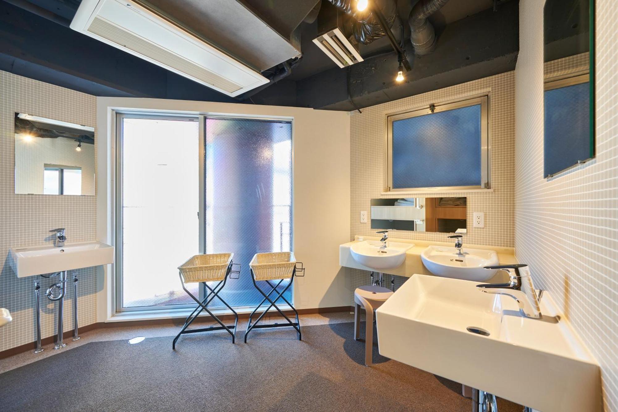 Capsule Hotel Continue Nijojokita 京都 外观 照片