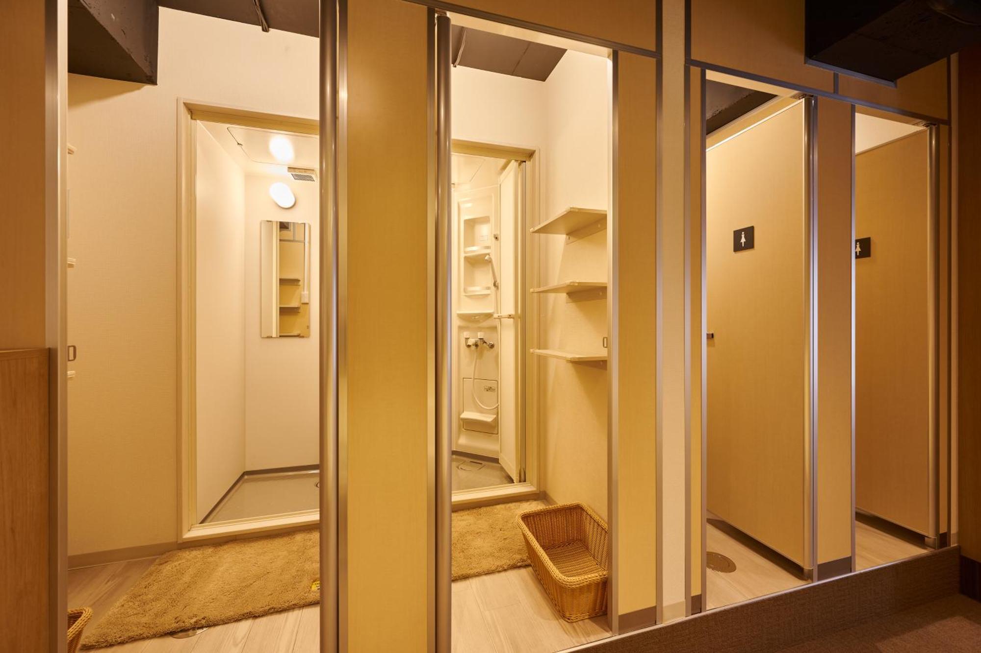 Capsule Hotel Continue Nijojokita 京都 外观 照片